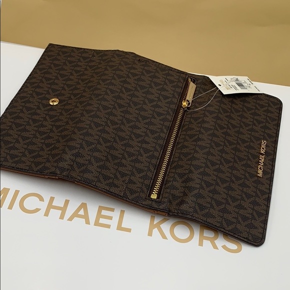 Michael Kors Jet Set Travel LG Trifold Wallet - Picture 5 of 16